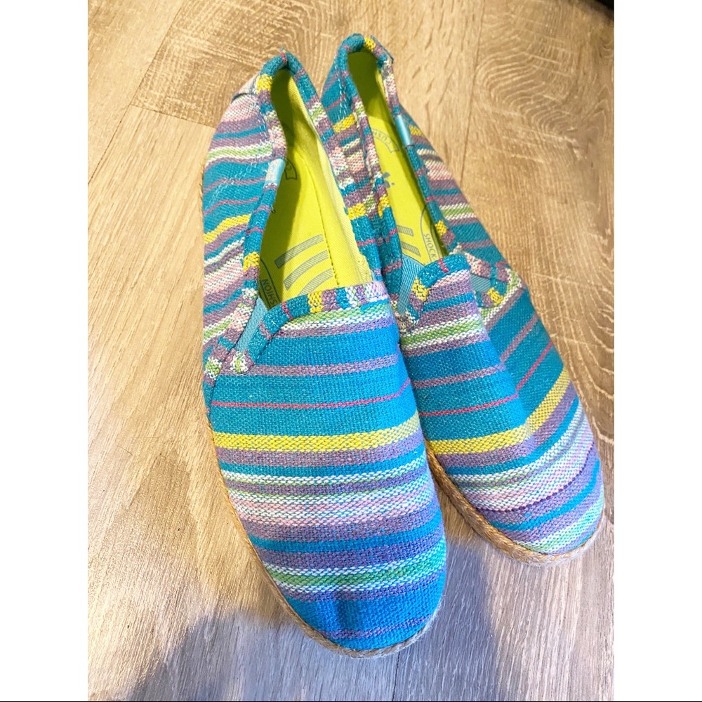 ✨2/$25✨ Ladies colourful keds